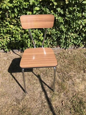 Vintage keukenstoelen beschikbaar voor biedingen