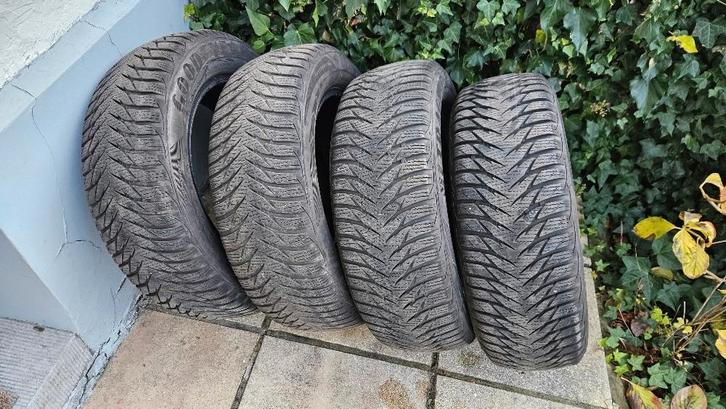 4 x Goodyear Ultragrip 8 Performance 195/60/15 88V-H-T, Auto-onderdelen, Banden en Velgen, Band(en), Winterbanden, 15 inch, 195 mm