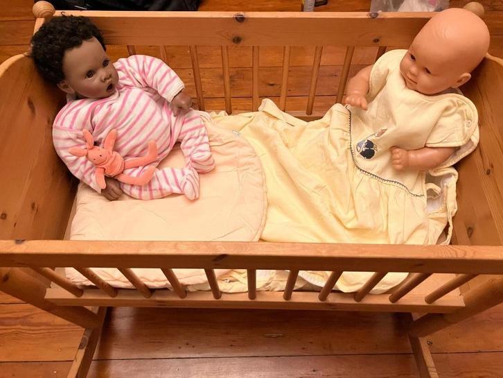 Prachtige IKEA poppenwieg - babyformaat, Kinderen en Baby's, Speelgoed | Babyspeelgoed, Zo goed als nieuw, Overige typen, Ophalen