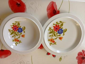 Ancienne. Assiette plate et creuse, Enlèvement