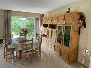 Eiken Eetkamer: Wandkast + Tafel + 6 Stoelen beschikbaar voor biedingen