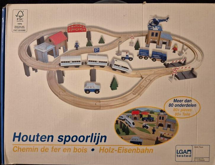 Houten spoorweg, met elektrische trein en versieringen, Kinderen en Baby's, Speelgoed | Houten speelgoed, Zo goed als nieuw, Ophalen