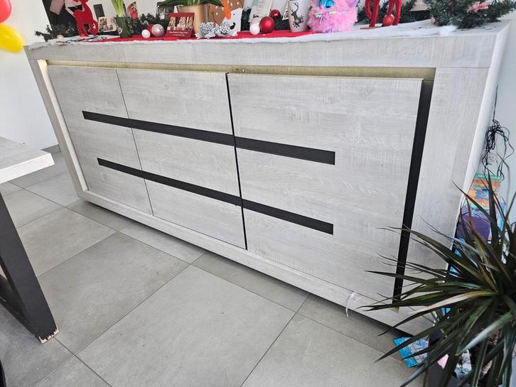 Dressoir en eettafel, Huis en Inrichting, Kasten | Dressoirs, Ophalen