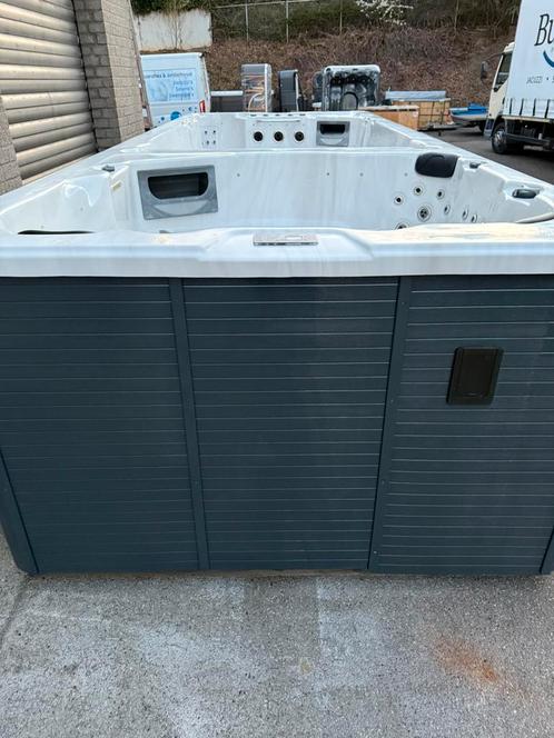 Zwemspa duo balboa WEG=WEG, Tuin en Terras, Bubbelbaden en Hottubs, Ophalen