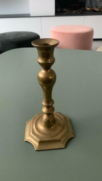 Koperen kandelaar, 19cm hoog beschikbaar voor biedingen