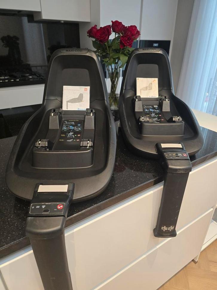 2wayfix isofix onderstel van onze tweelingen in mooie staat, Kinderen en Baby's, Autostoeltjes, Zo goed als nieuw, Maxi-Cosi, Isofix