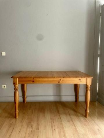Table à manger beschikbaar voor biedingen