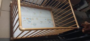 Babypark in hout beschikbaar voor biedingen