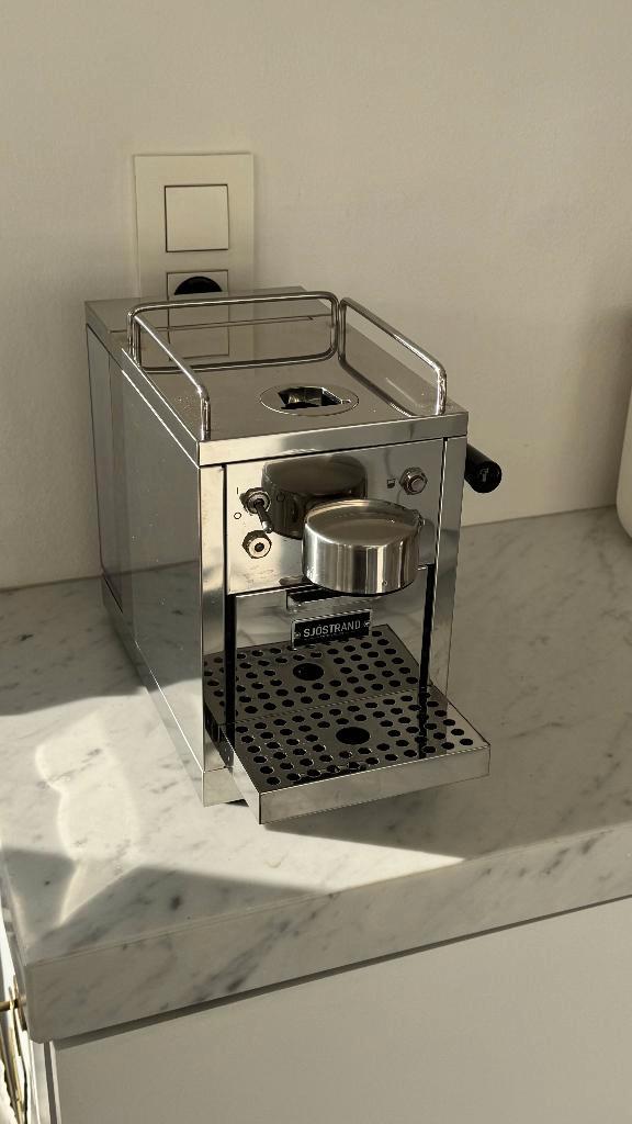 Koffiezetapparaat Sjostrand espressomachine nespresso, Electroménager, Cafetières, Utilisé, Dosettes et capsules de café, Machine à espresso