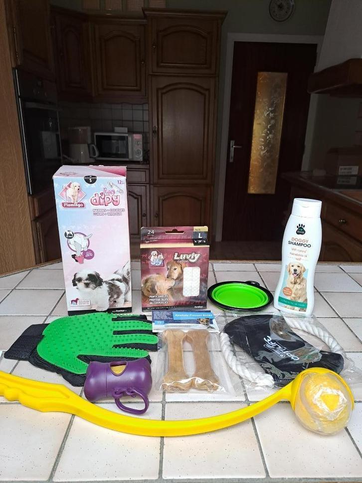 Lot shampoing, os, gamelle, lance-balle, gant , couches..., Dieren en Toebehoren, Dierenvoeding, Hond, Ophalen