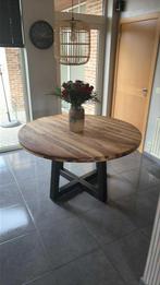 Ronde houten tafel met zwarte metalen poten diameter 140, Huis en Inrichting, Tafels | Eettafels, Ophalen, Zo goed als nieuw