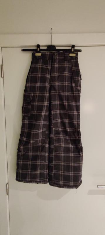 Skibroek meisje beschikbaar voor biedingen