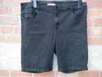Zwarte shorts voor dames. maat 52 (alleen Carmakoma), Kleding | Dames, Broeken en Pantalons, Verzenden, Zwart, Maat 46/48 (XL) of groter