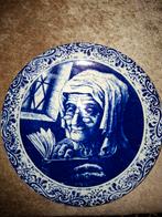 vrouw, bord blauw/wit, 30cm diameter,  Boch, Antiek en Kunst, Ophalen of Verzenden