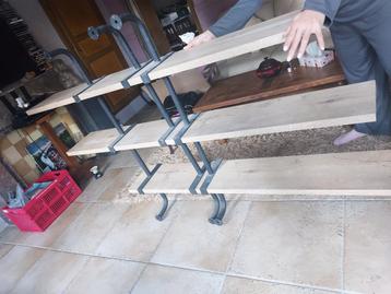 Smeedijzeren en zware massief houten plank beschikbaar voor biedingen