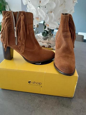 Bottines en dain maron taille 38