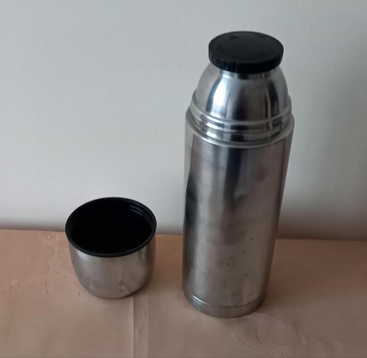 Termos met blutsen., Sport en Fitness, Drinkbussen, Zo goed als nieuw, Ophalen