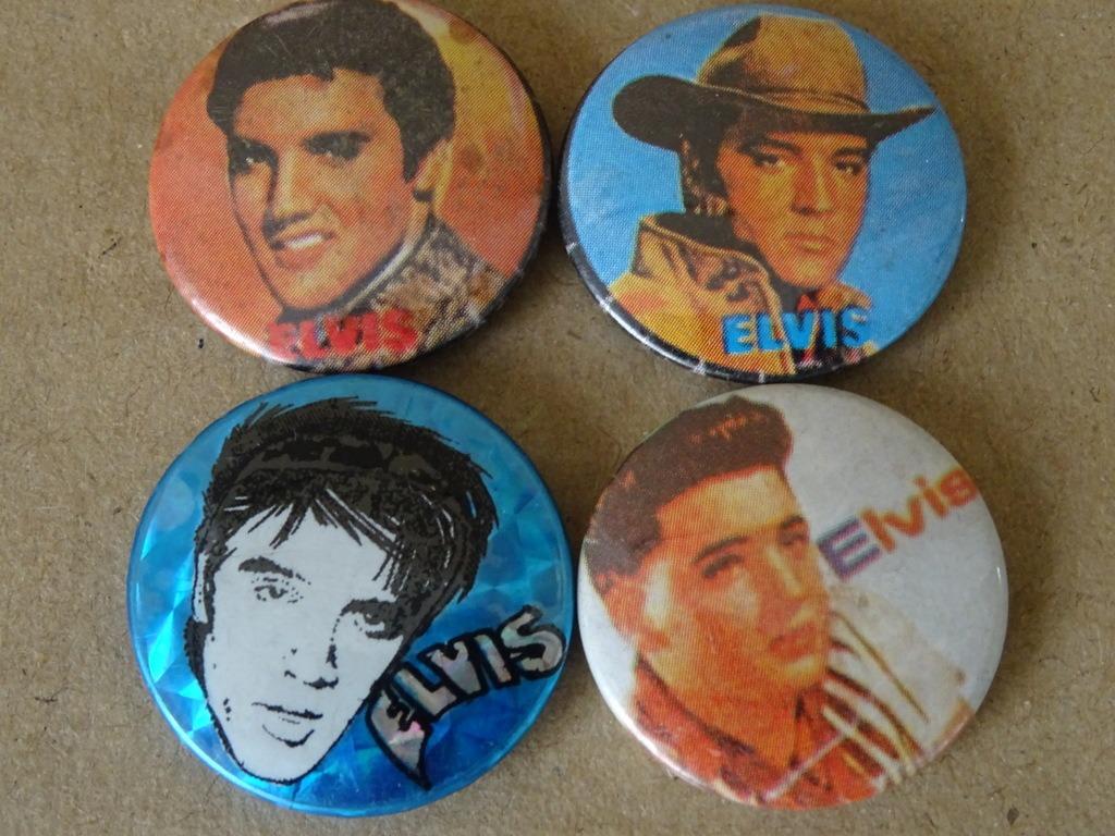 Elvis Presley Bouton Collection de 4 boutons Elvis Presley, Collections, Enlèvement ou Envoi, Comme neuf, Autres types