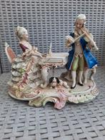 Sculpture vintage en porcelaine d'un couple de musiciens ave, Enlèvement