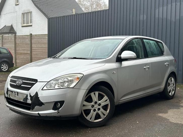 Kia Cee'd 1.6 X-ecutive, Auto's, Kia, Bedrijf, Te koop, (Pro) Cee d, ABS, Airbags, Airconditioning, Centrale vergrendeling, Climate control