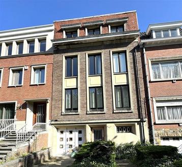 Huis à vendre à Forest, 5 chambres, 342 kWh/m²/an, 5 pièces, Maison individuelle, 325 m²