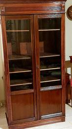 Vitrine classique couleur acajou, 25 à 50 cm, Utilisé, Avec tablette(s), 150 à 200 cm