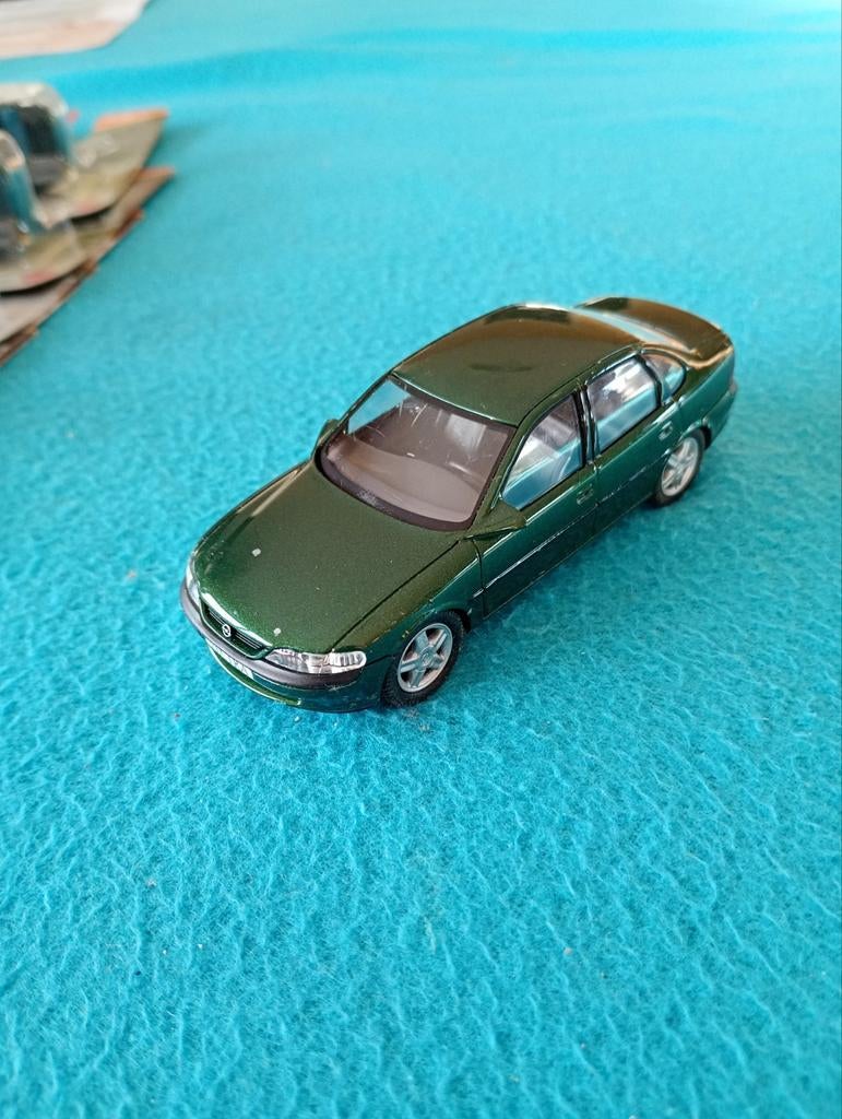 Opel Vectra, Hobby & Loisirs créatifs, Voitures miniatures | 1:43, Enlèvement ou Envoi