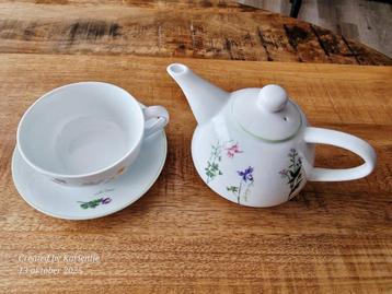 Theetas met bijpassend theepotje beschikbaar voor biedingen