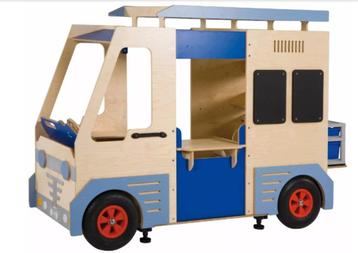 Grote wagen voor kinderen beschikbaar voor biedingen