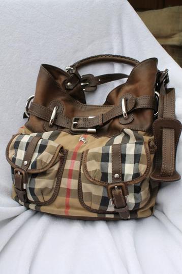Burbeery House Check Bromley Drawstring Shoulder Bag beschikbaar voor biedingen