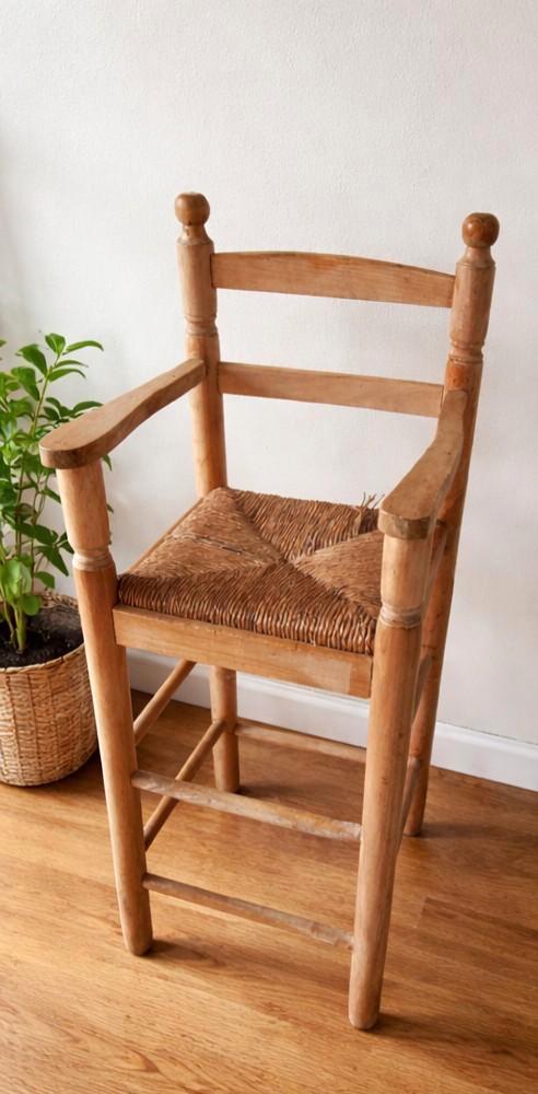 Oude rieten kinderstoel, Antiek en Kunst, Antiek | Meubels | Stoelen en Sofa's, Ophalen