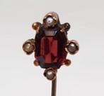 Dasspeld 18 kt goud , granaat , pareltjes., Handtassen en Accessoires, Antieke sieraden, Ophalen of Verzenden, Goud, Broche, Met edelsteen