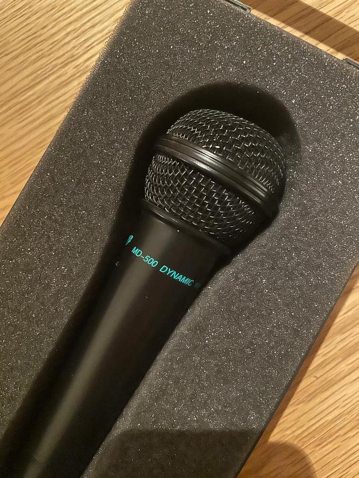 Stagg MD-500 dynamic microphone – met twee kabels, Muziek en Instrumenten, Microfoons, Gebruikt, Zangmicrofoon, Ophalen of Verzenden