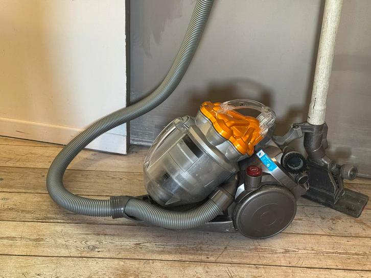 Dyson DC19 stofzuiger, Elektronische apparatuur, Stofzuigers, Gebruikt, Stofzuiger, 1200 tot 1600 watt, Reservoir, Ophalen