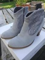 Laarsjes grijs leder, Vêtements | Femmes, Chaussures, Gris, Enlèvement, Boots et Botinnes, Mezura