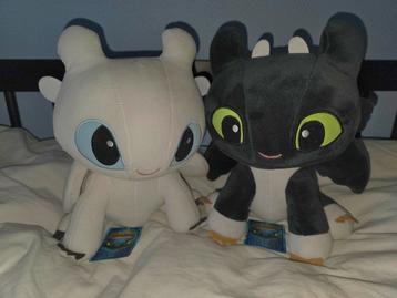 2 peluches Dragons neuves beschikbaar voor biedingen
