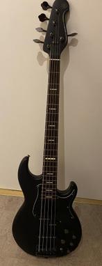 Yamaha bas 5 string Bb735A, Muziek en Instrumenten, Snaarinstrumenten | Gitaren | Bas, Ophalen, Zo goed als nieuw, Elektrisch