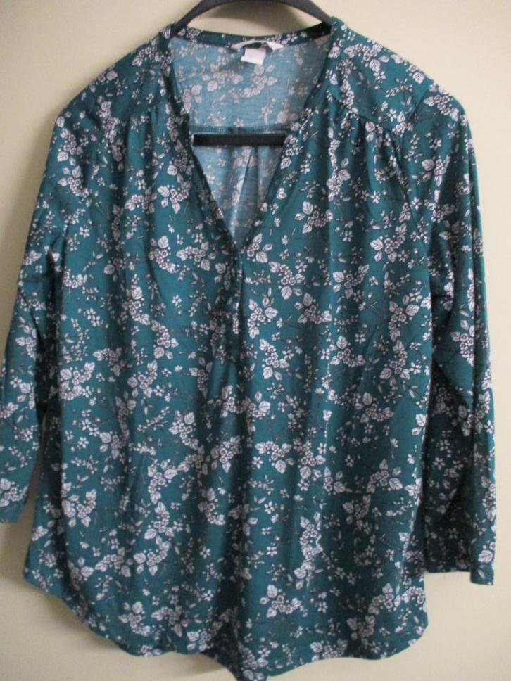 Groene blouse met bloemen HM maat M, Kleding | Dames, Blouses en Tunieken, Zo goed als nieuw, Maat 38/40 (M), Groen, Ophalen of Verzenden