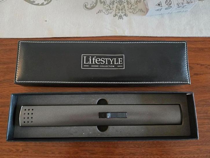 Nieuw in origineel verpakking disign aansteker  Lifestyle, Verzamelen, Rookartikelen, Aanstekers en Luciferdoosjes, Nieuw, Aansteker