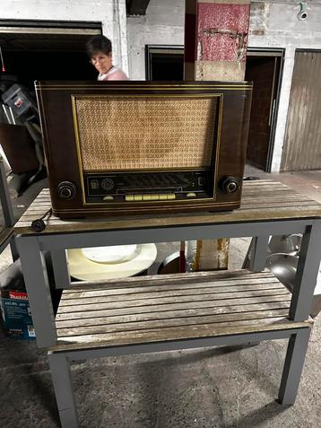 Antiek Radio, Niet werkende beschikbaar voor biedingen