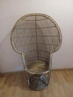 Chaise emmanuelle en rotin, Enlèvement, Rotin