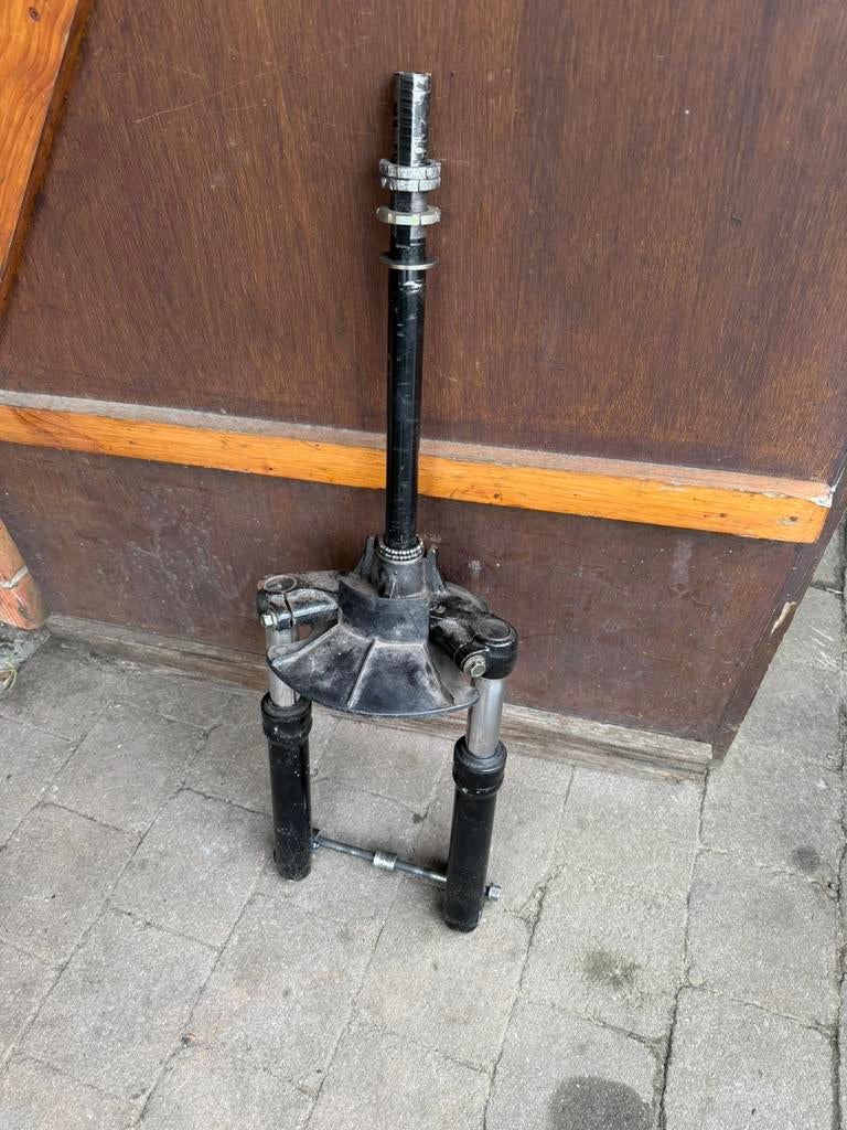 MBK Booster nieuwmodel voorvork in goede staat., Fietsen en Brommers, Ophalen, Zo goed als nieuw