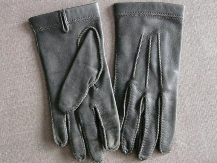 Vintage handschoenen voor jongetje, strikjes, overhemdstrook, Kinderen en Baby's, Kindermode-accessoires, Gebruikt, Ophalen