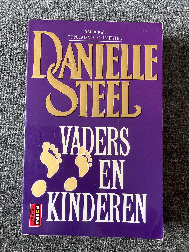 Danielle Steel - Vaders en kinderen, Ophalen of Verzenden, Gelezen, Danielle Steel