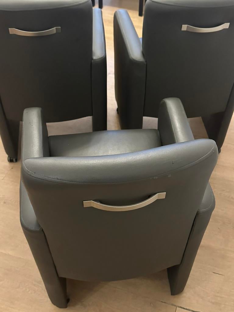 Luxe eetkamerstoelen met armleuning & wieltjes – kunstleer, Huis en Inrichting, Stoelen, Ophalen, Gebruikt, Drie, Zwart