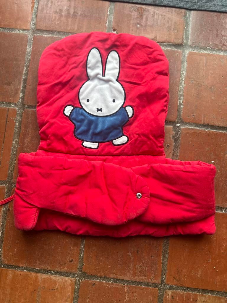 Stoelverkleiner nijntje rode stoelbeschermer triptrap, Kinderen en Baby's, Ophalen of Verzenden, Zo goed als nieuw, Stoelverkleiner