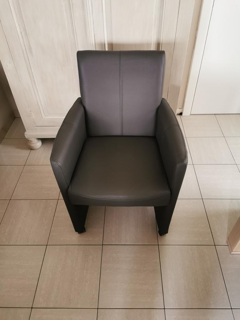 6 Lederen zeteltjes, Ophalen