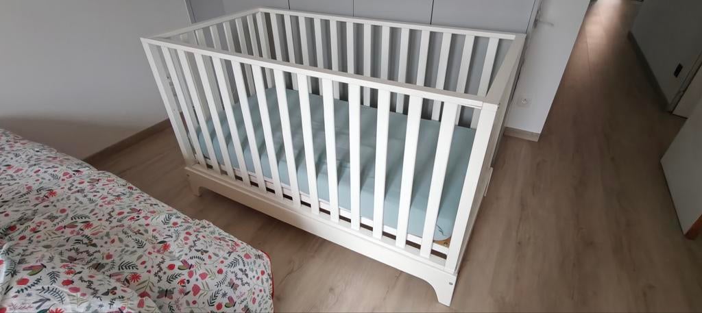 Lit de croissance pour enfant et maison, y compris matelas,, Enlèvement