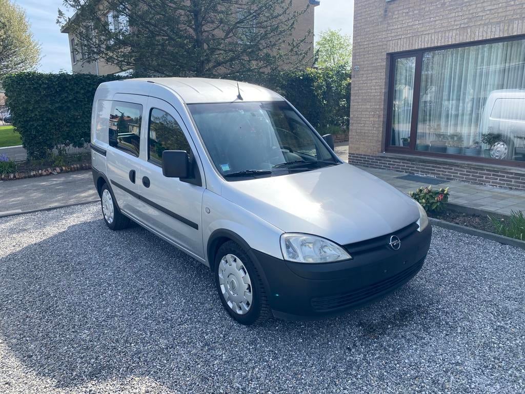 Opel Combo utilitaire léger 1,7 cdti 105 000 km, Achat, 4 portes, Carnet d'entretien, Particulier