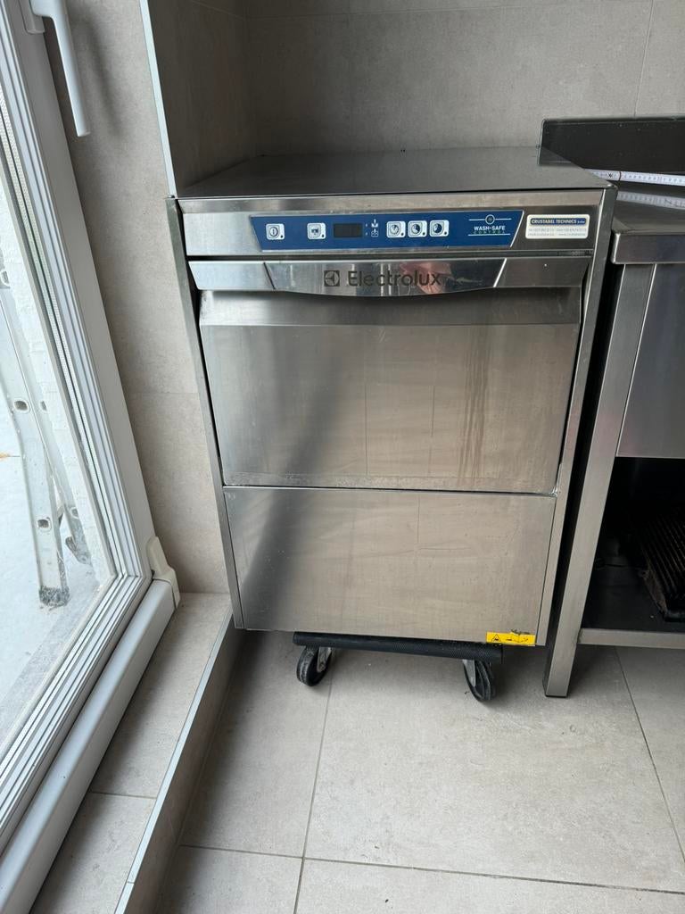 Vaatwasmachine electrolux, Ophalen, Zo goed als nieuw, Vrijstaand